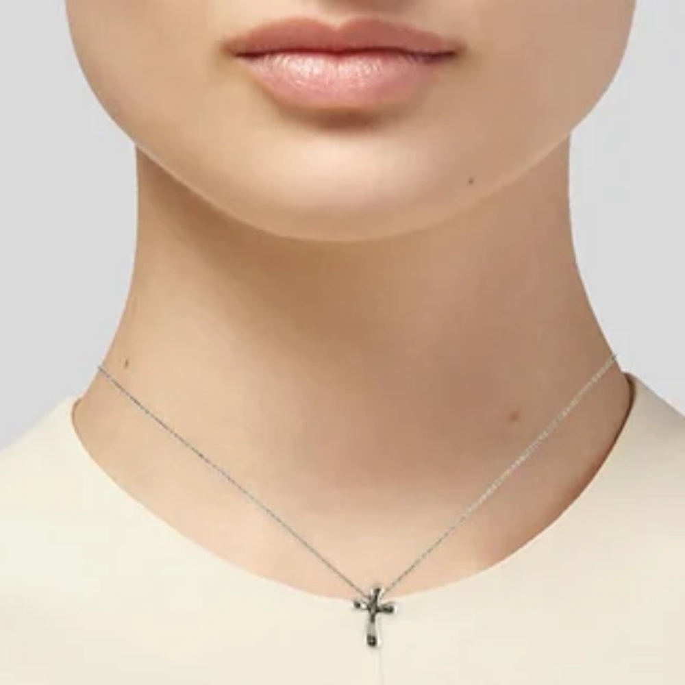 Sold💓TIFFANY & CO.
Cross Pendant Necklace💓 - Picture 11 of 11